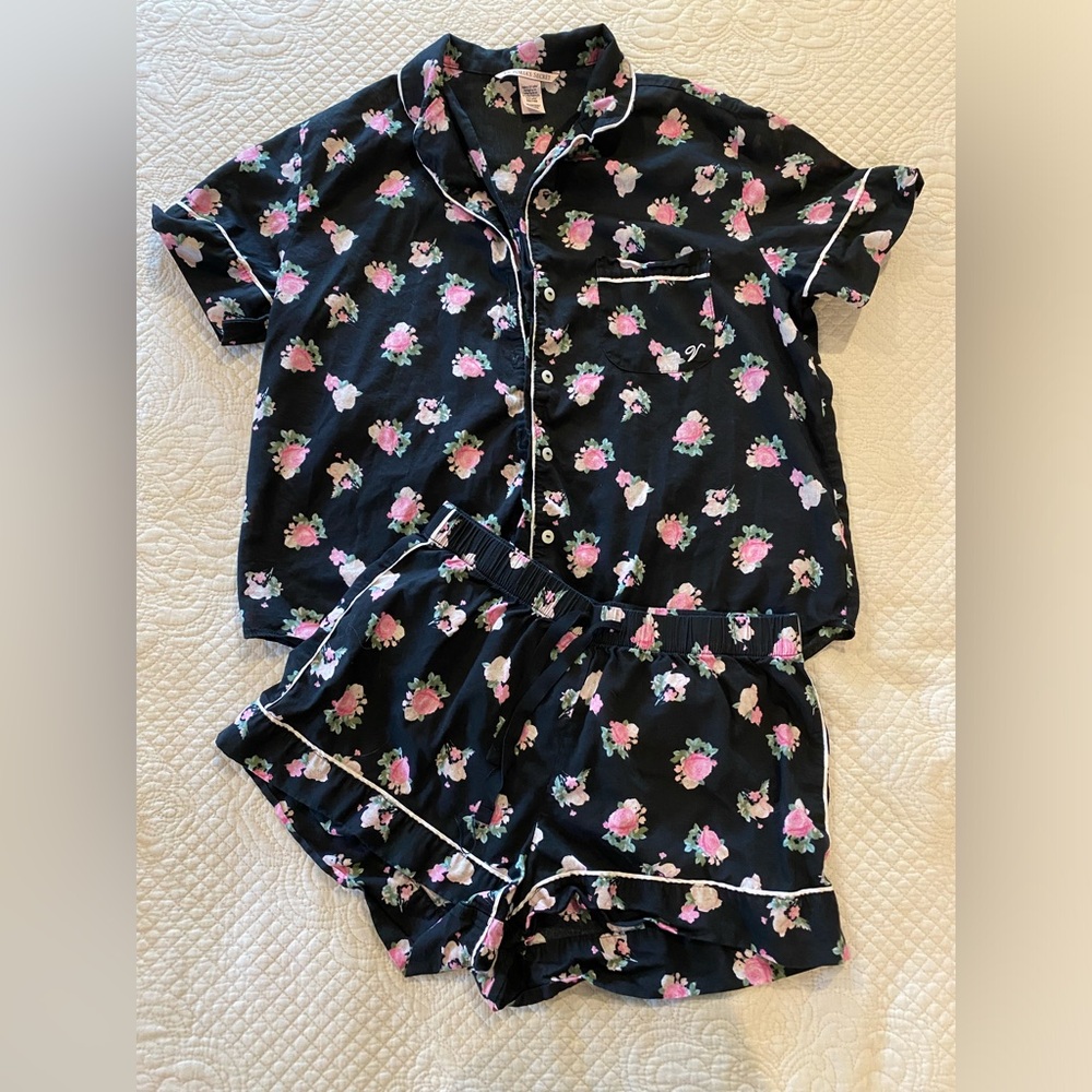 Women’s Victoria’s Secret Cotton blend PJ Set. XS.Excellent Condition.Black/Pink